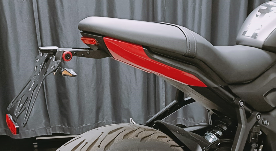 ヤマハMT-125ナンバープレートホルダーライト付きEvotech ヤマハMT-125ナンバープレートホルダーライト付きEvotech